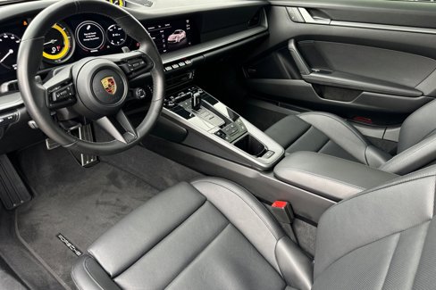 Used 2024 Porsche 911 Carrera image 9
