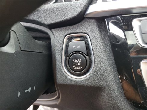 Used 2018 BMW 330i xDrive Sedan w/ Convenience Package image 19
