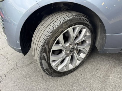 Used 2019 Land Rover Range Rover HSE image 32