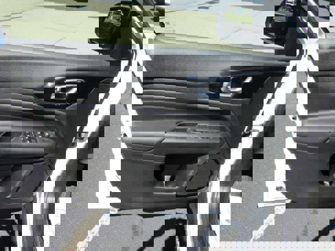 New 2026 Jeep Compass Latitude image 17