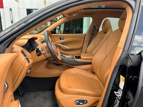 Used 2021 Aston Martin DBX image 39