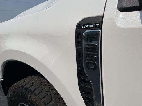 Used 2025 Ford F250 Lariat w/ Lariat Ultimate Package image 9