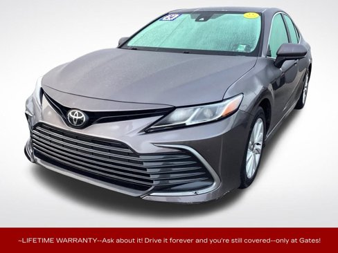 Used 2024 Toyota Camry LE image 5