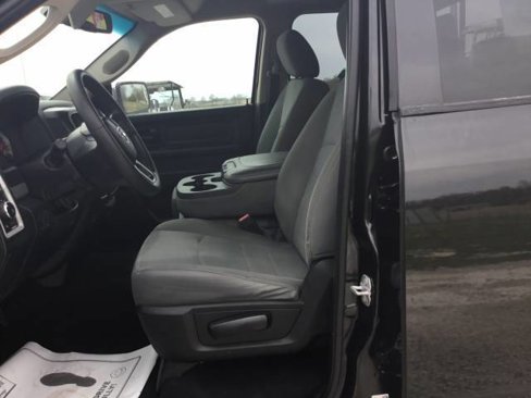 Used 2018 RAM 1500 Express image 12