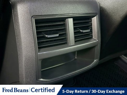 Used 2022 Volkswagen Atlas Cross Sport SE image 25