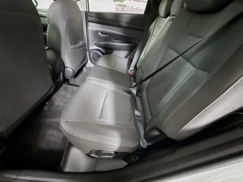 Certified 2025 Hyundai Tucson SE image 28