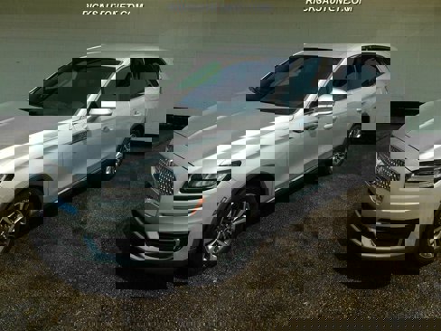 Used 2019 Lincoln Nautilus Select image 2