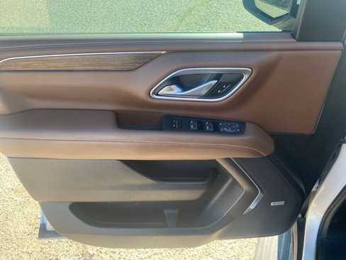 Used 2022 Chevrolet Suburban High Country image 12