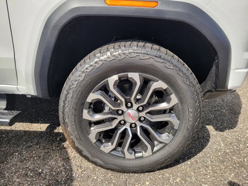New 2026 GMC Canyon Denali image 15