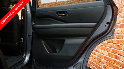 Used 2024 Nissan Pathfinder S image 50