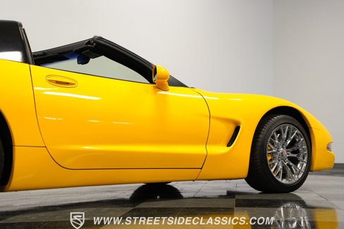 Used 2003 Chevrolet Corvette Coupe w/ Preferred Equipment Group image 28