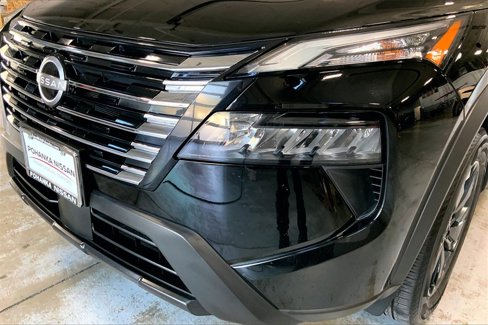 Certified 2025 Nissan Rogue SV image 30