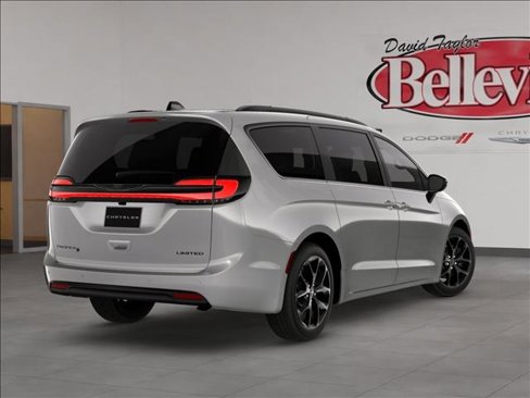 New 2026 Chrysler Pacifica Limited image 5