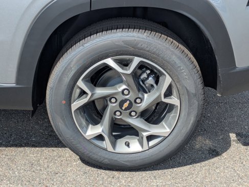 New 2026 Chevrolet Trax LT w/ Driver Confidence Package image 9
