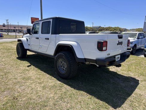 New 2025 Jeep Gladiator Sport image 5