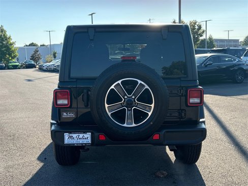 Used 2023 Jeep Wrangler Sahara image 8