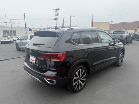 Used 2024 Volkswagen Taos SE image 5