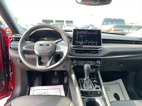 New 2025 Jeep Compass Latitude w/ Altitude Special Edition image 14