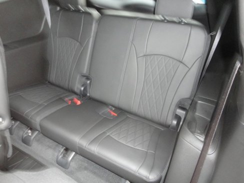 Used 2024 Buick Enclave Avenir w/ Avenir Technology Package image 12