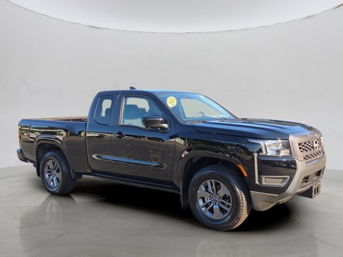 Used 2025 Nissan Frontier SV image 10
