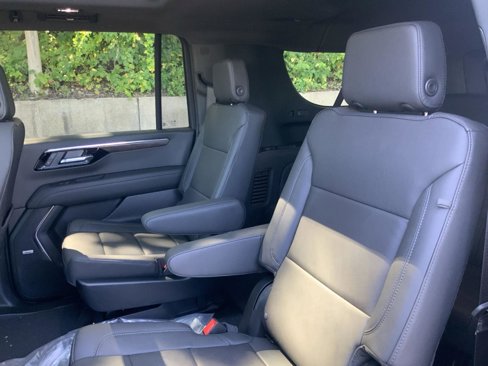 New 2026 Chevrolet Suburban Z71 w/ Comfort Package image 12