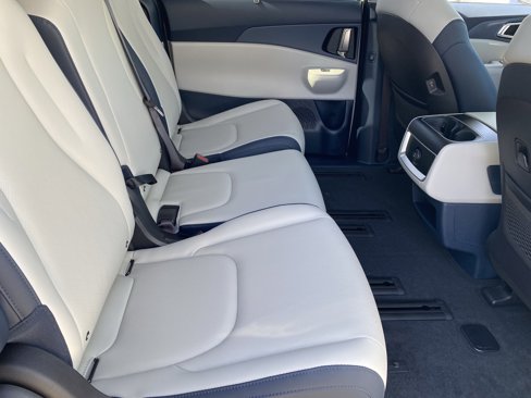 New 2026 Kia Carnival EX image 11