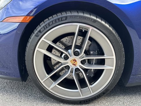 Certified 2025 Porsche 911 Carrera image 12