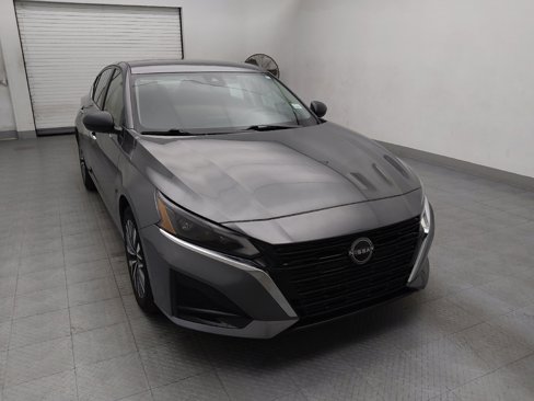 Used 2024 Nissan Altima 2.5 SV image 14
