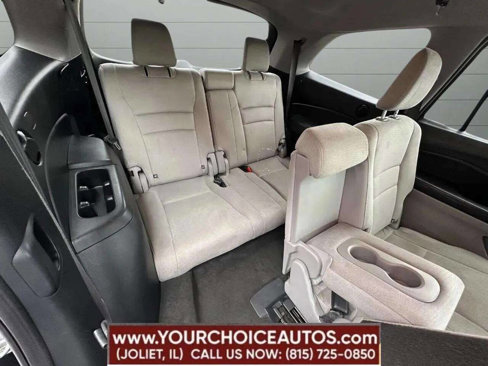 Used 2017 Honda Pilot EX image 17