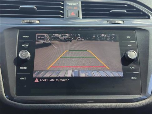 Used 2019 Volkswagen Tiguan SE image 21
