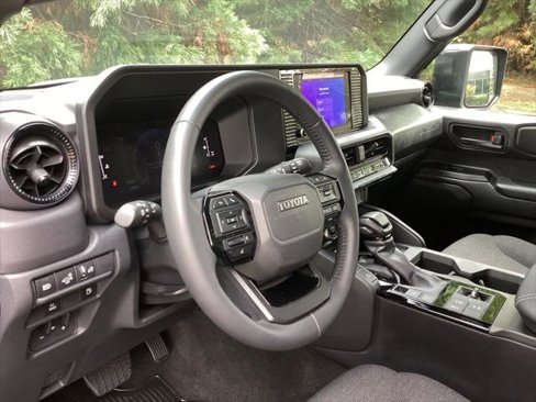 Certified 2025 Toyota Land Cruiser image 10