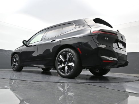 New 2026 BMW iX xDrive45 image 32