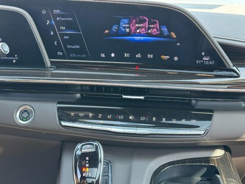 Used 2024 Cadillac Escalade Sport w/ LPO, ONYX Package image 17