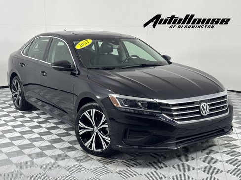 Used 2022 Volkswagen Passat 2.0T SE image 1