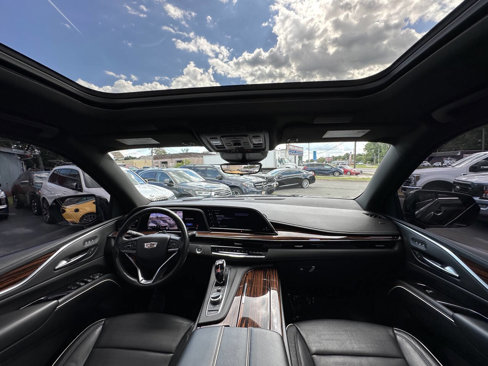 Used 2022 Cadillac Escalade ESV Premium Luxury image 2