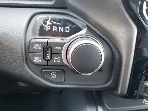 New 2025 RAM 1500 4x4 Crew Cab image 31