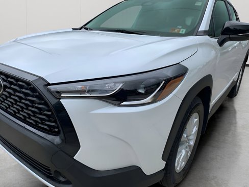 New 2025 Toyota Corolla Cross LE image 29