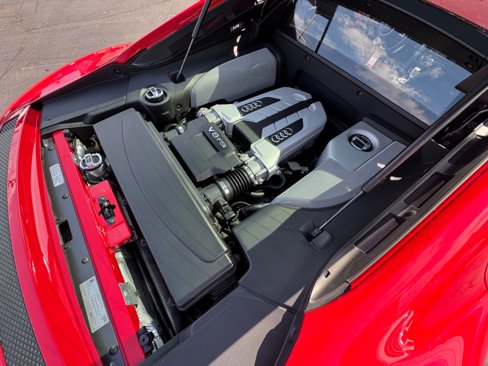 Used 2014 Audi R8 V8 w/ Convenience Package image 11