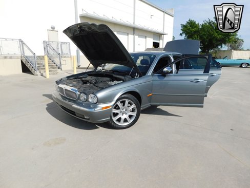 Used 2004 Jaguar XJ8 image 19