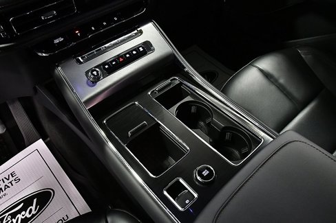Used 2025 Lincoln Aviator AWD image 21
