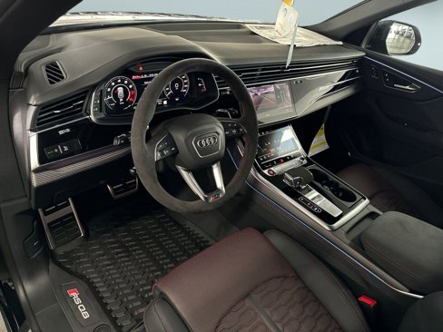 New 2025 Audi RS Q8 performance image 4