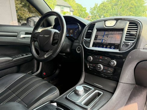 Used 2016 Chrysler 300 S image 21