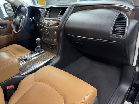 Used 2017 INFINITI QX80 Signature Edition image 18