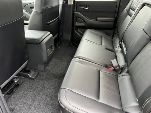 New 2025 Nissan Frontier SL image 14