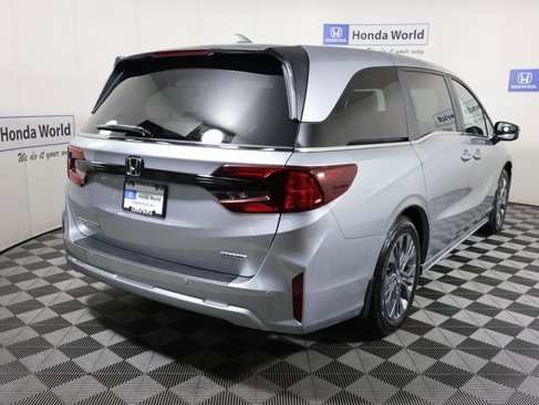 New 2026 Honda Odyssey Touring image 4