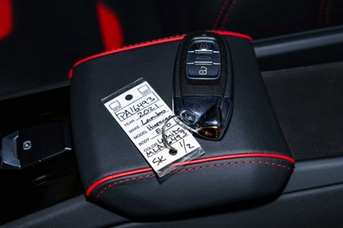 Used 2021 Lamborghini Huracan EVO image 26