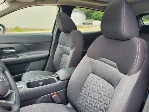 New 2026 Nissan Kicks SV w/ SV Premium Package image 17