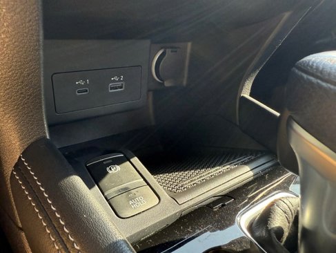 Used 2023 Nissan Kicks SR w/ SR Premium Package image 22