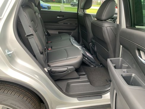 New 2025 Nissan Pathfinder SL image 31
