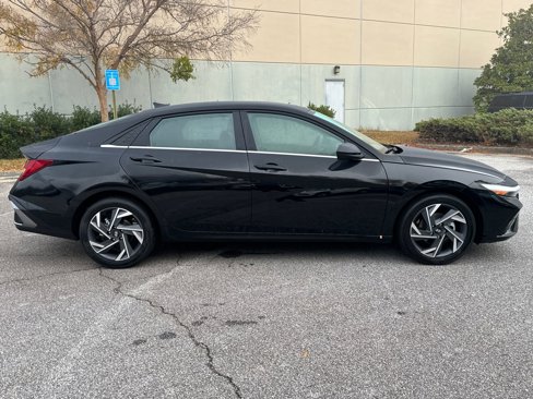 Certified 2025 Hyundai Elantra SEL image 4